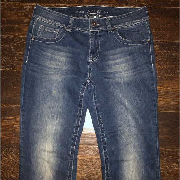 Apt. 9 boot cut Jeans, embellished, size 10 dark wash, sexy flattering fit EUC - Picture 12 of 14
